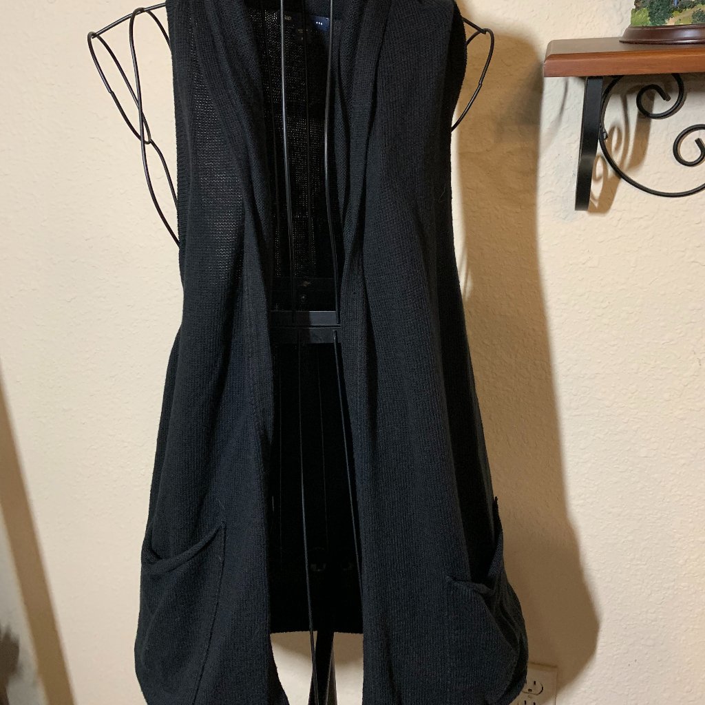 Gap Black Sleeveless Sweater Wrap